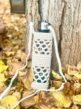 Load image into Gallery viewer, Eco-Friendly Crochet Bottle Carrier